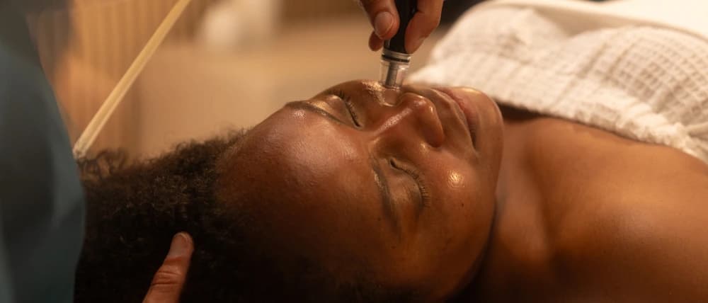 Service-Facials-DiamondGlow Facial-Mobile