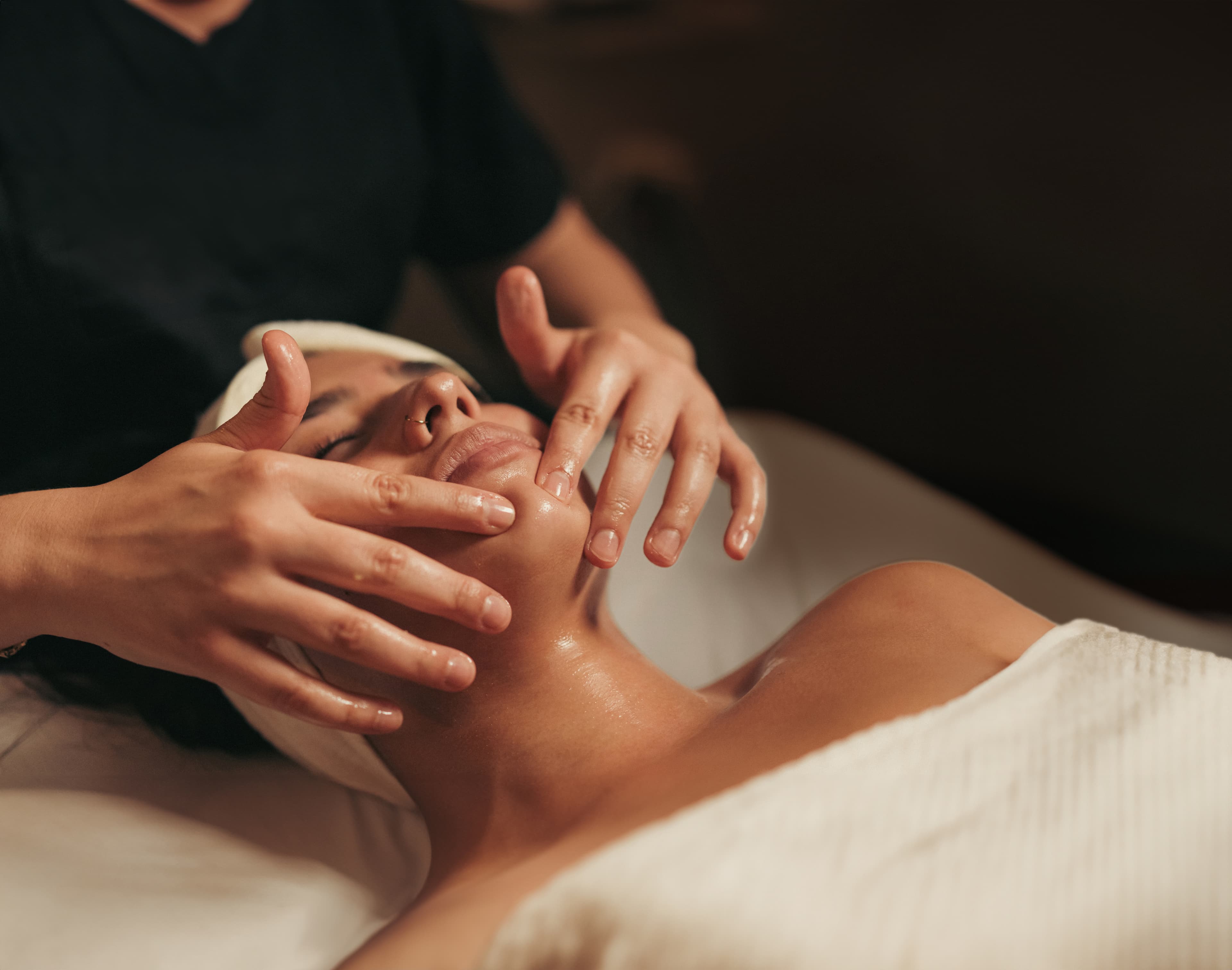 Service Detail Page-Hero-Hydrating Facial
