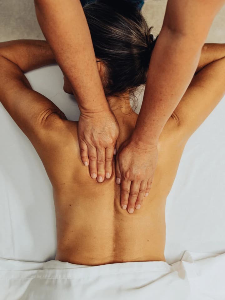 Location intro offers massage
