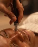 Service-Facials-DiamondGlow Facial-Mobile