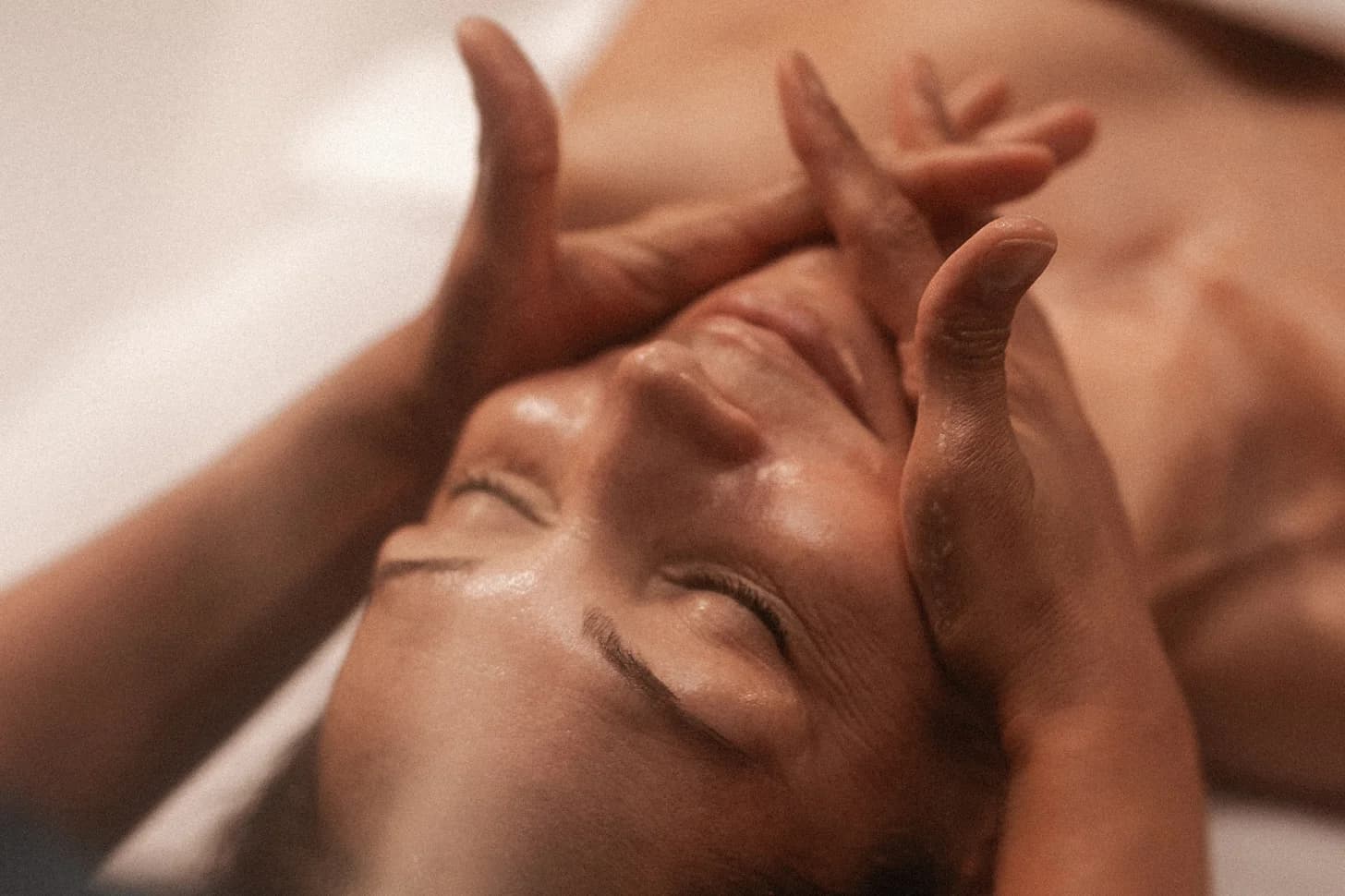 Service Detail Page-Who Benefits-DiamondGlow Facial