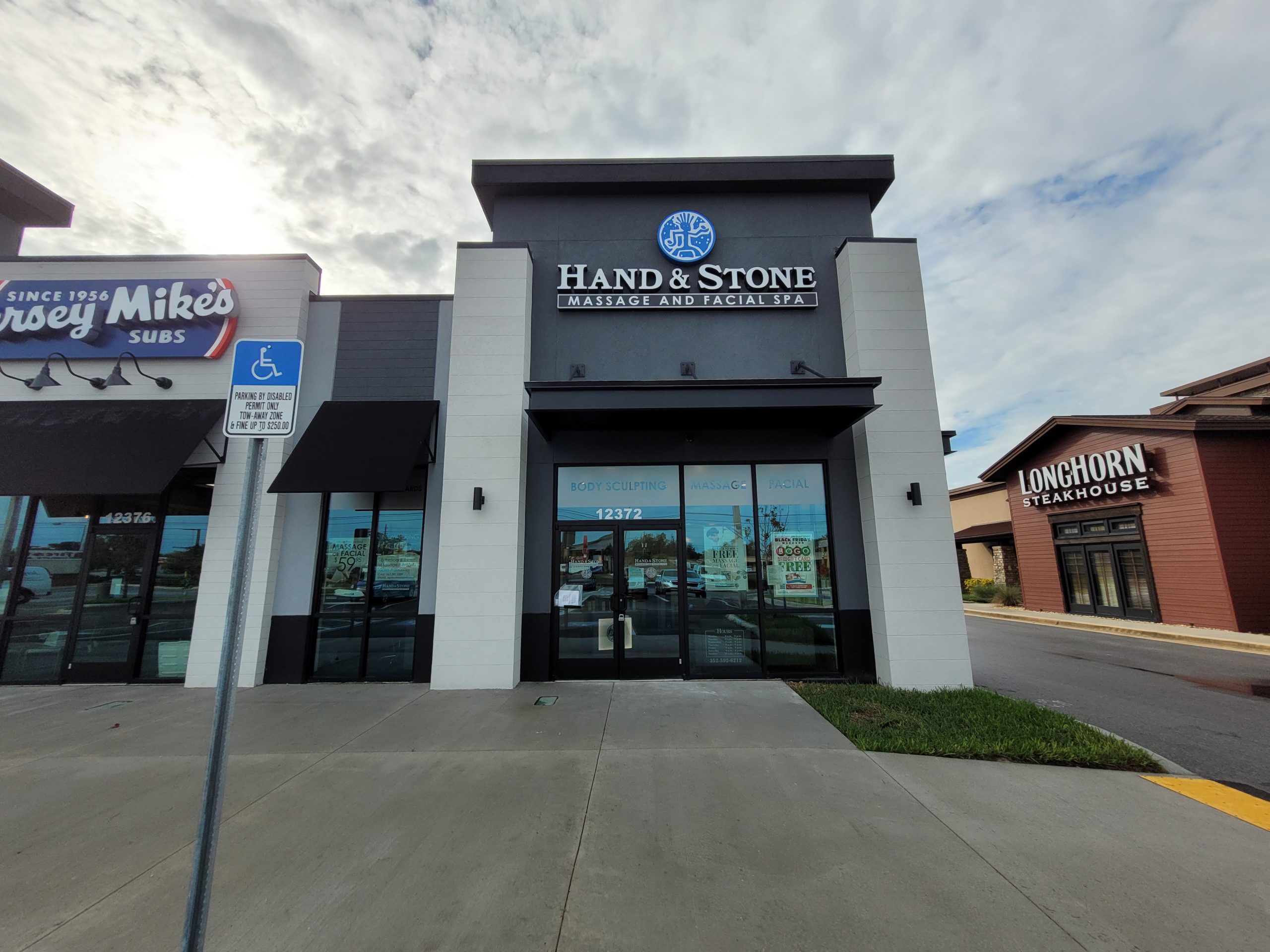 Hand Stone Grows To Over 550 Spas Nationwide and Expands Into Hawaii